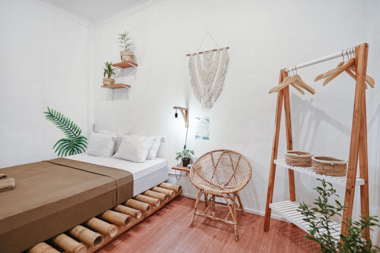 Snooze Hotell Yogyakarta Exteriör bild