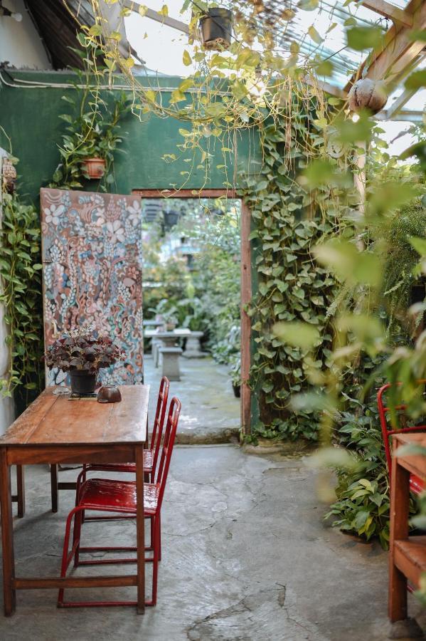 Snooze Hotell Yogyakarta Exteriör bild