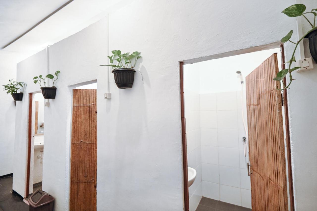 Snooze Hotell Yogyakarta Exteriör bild