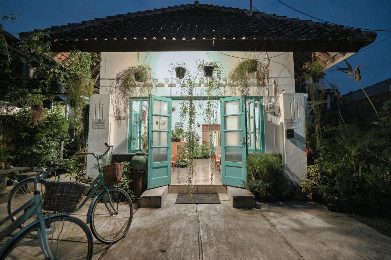 Snooze Hotell Yogyakarta Exteriör bild